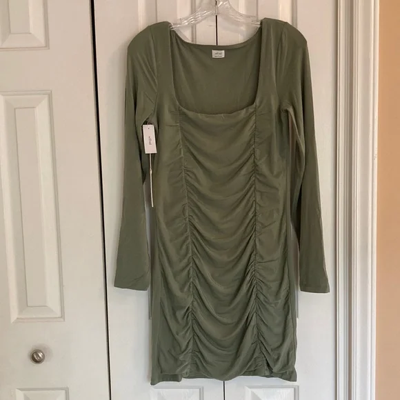 Aritzia - Wilfred ‘Lydia’ dress - Picture 4 of 8